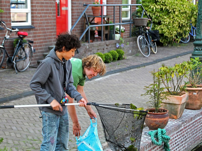 onderwaterinleiden taskforce-drijvuilvissen opruimen