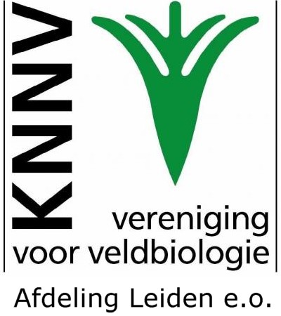 De KNNV-afdeling Leiden e.o. controleert het vissenmonitoringsproject.