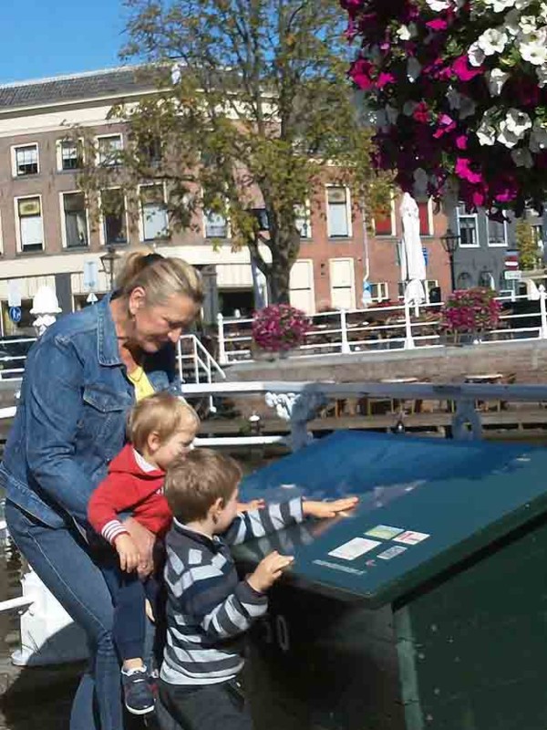 De educatieve zoutkisten worden veel bekeken, door jong en oud