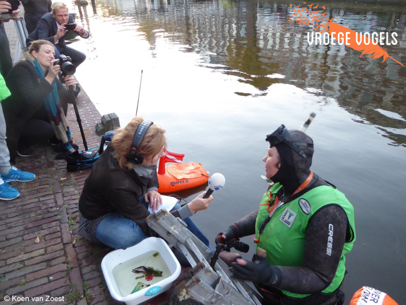 Aaf wordt geïnterviewd door Vroege Vogels (foto: Koen van Zoest)