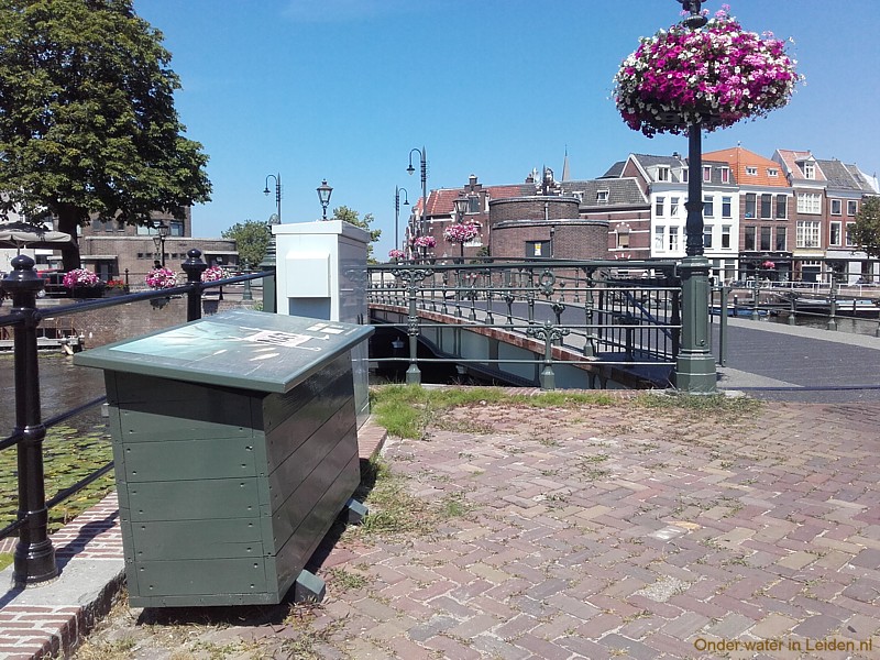 De Kleine Havenbrug ziet er tiptop uit: in september komt er een verse baars terug op de deksel!