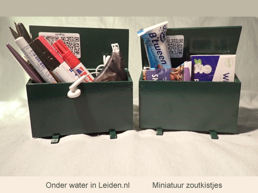 miniatuurzoutkistjes met pennen en tussendoortjes